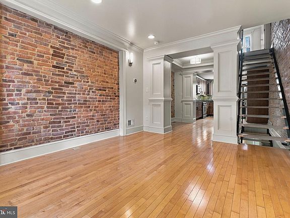 5th image of 611 S Curley St