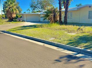 995 E Chia Rd, Palm Springs, CA 92262