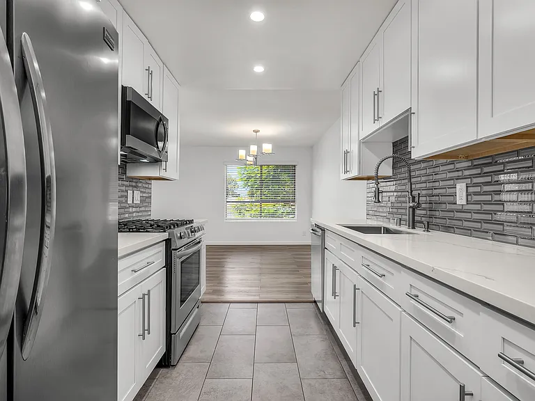 1432 Saltair Ave — Photo 33