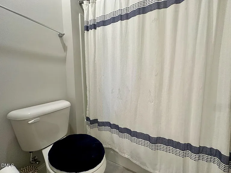 111 Cressida Woods Dr — Photo 17