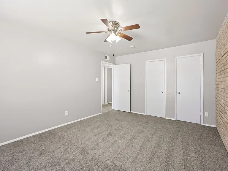 Premier Gardens Apartments — Photo 34