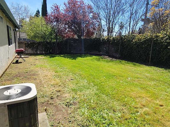 2nd image of 9489 Mereoak Cir