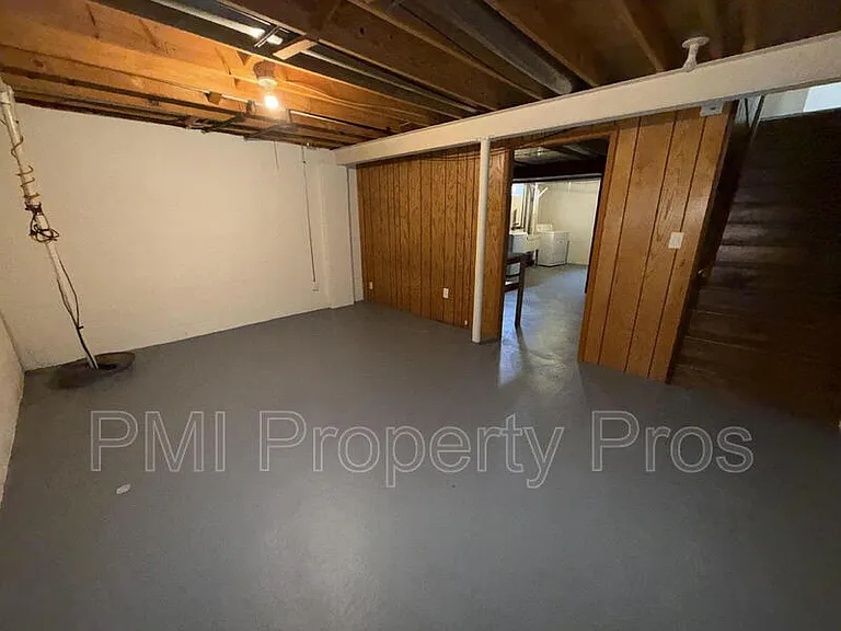 8148 S 88th St — Photo 31