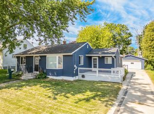 2014 12th St, Two Rivers, WI 54241