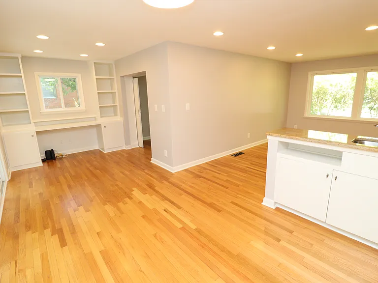 1009 Dogwood Ln — Photo 9