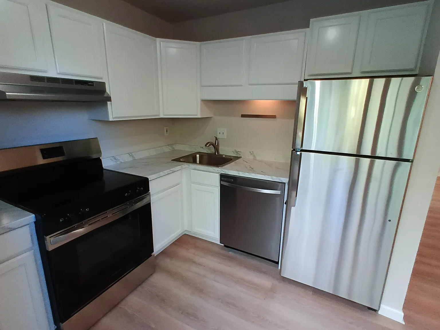 2 bed, 1.5 bath, 1044 sqft, $2,650 — Photo 4