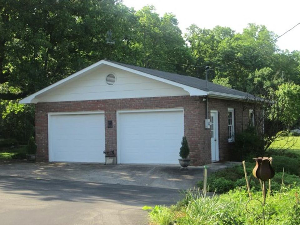 2nd image of 245 Peeples Farm Rd