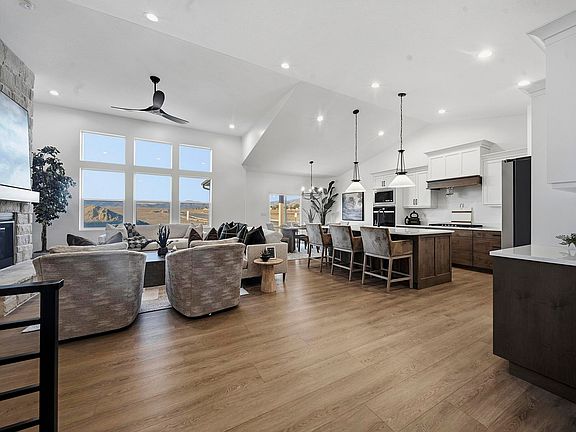 3rd image of 514 E Gilmour St #117
