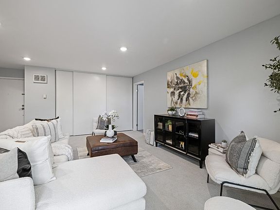 4th image of 833 N Humboldt St APT 314