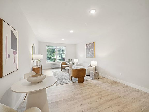 3rd image of 227 N Walnut St #106