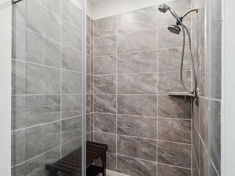21902 Lake Whitney Ct — Photo 16