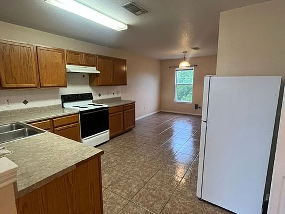 3rd image of 3001 Cantabrian Dr APT D