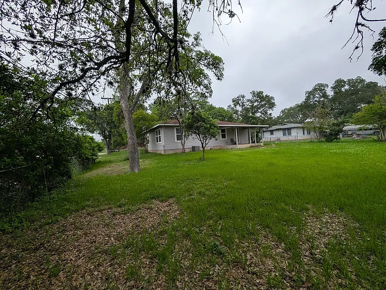 106 Woodland Ave — Photo 32