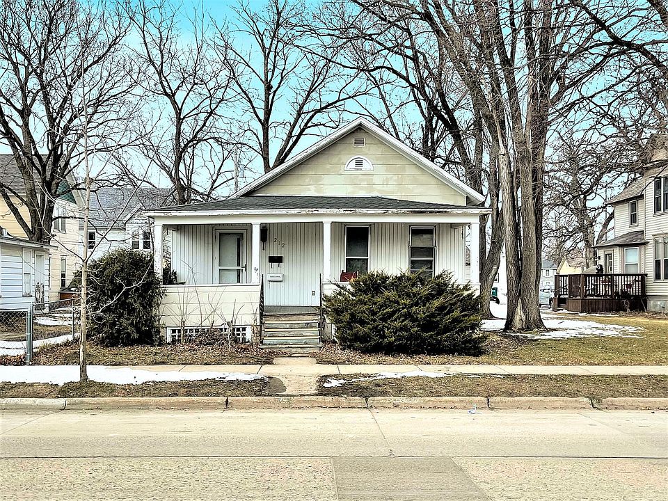 1st image of 212 E Rose St