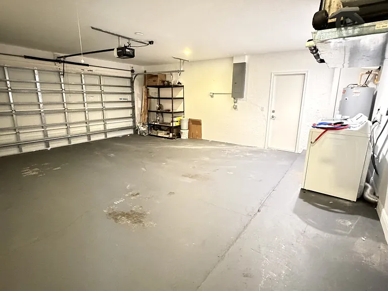 4140 SW 6th Pl — Photo 17