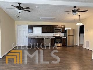 4th image of 820 City Pond Rd