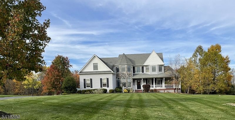 1st image of 48 Mason Farm Rd