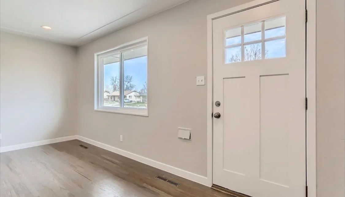 4 bed, 1886 sqft, $2,995 — Photo 3