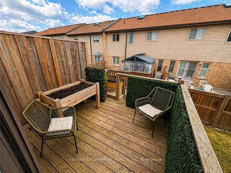 377 Glancaster Rd #16 — Photo 40