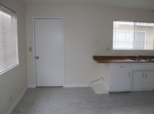 4018 W 142nd St #B, Hawthorne, CA 90250