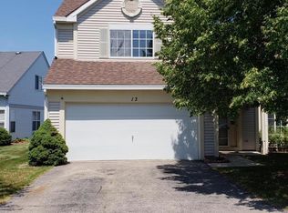 13 Dogwood Ct, Lake In The Hills, IL 60156