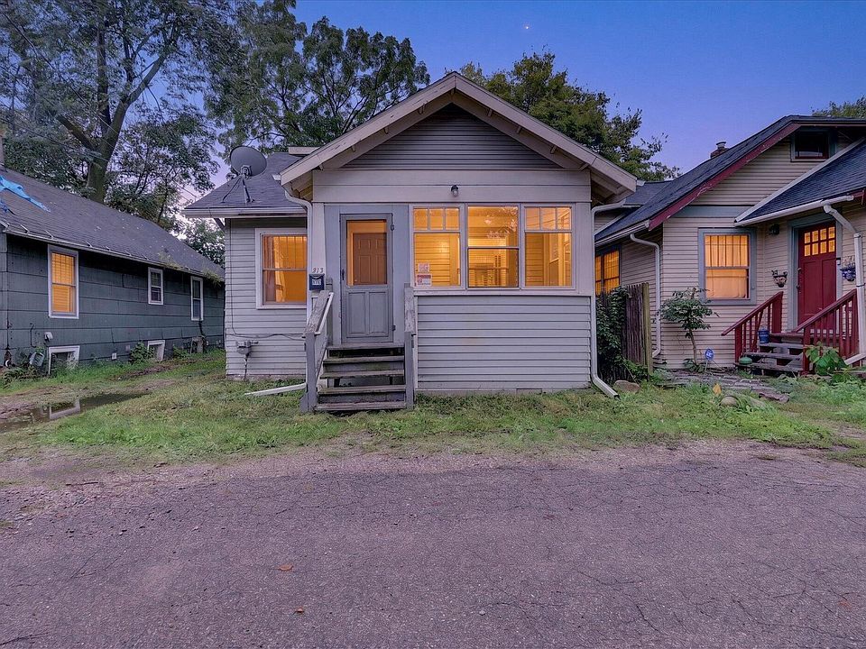 1st image of 813 Hoffman Ct