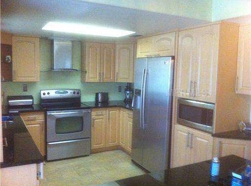 2nd image of 960 Shady Ln