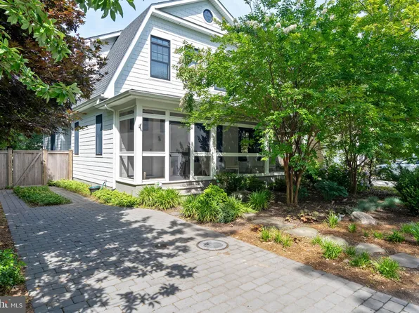 2 Grove St, Rehoboth Beach, DE 19971