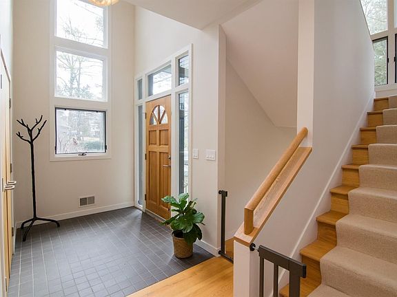 3rd image of 3116 W Dobson Pl