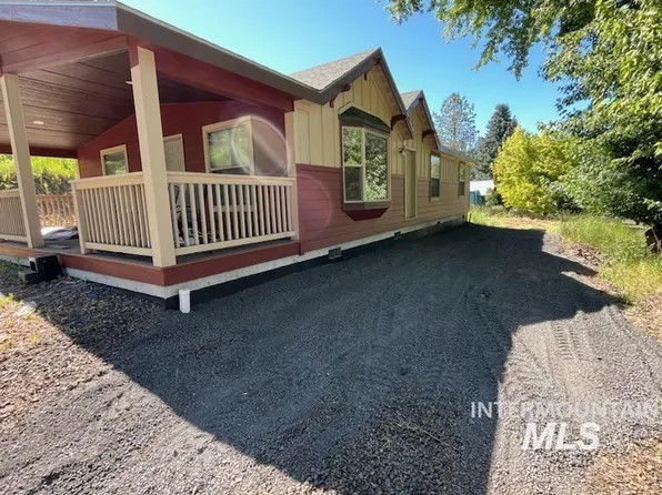 420 W Kirby St, Peck, ID 83545