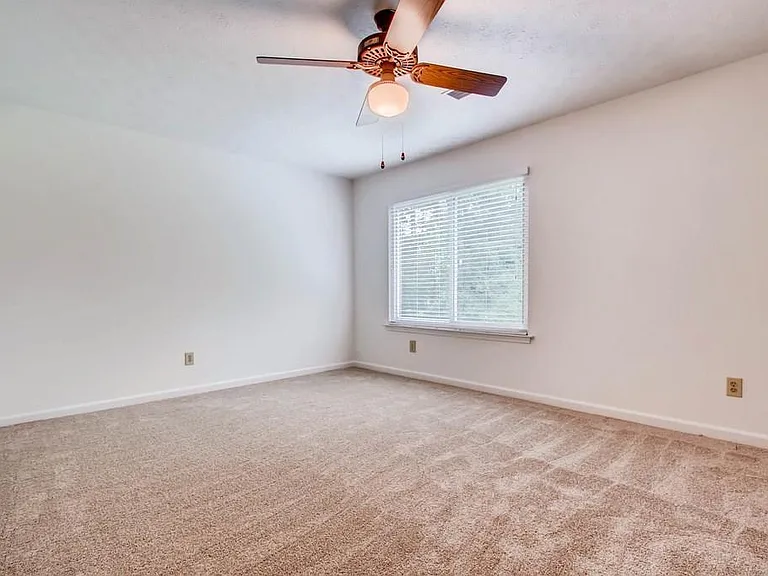 4371 Heritage Glen Ct — Photo 7