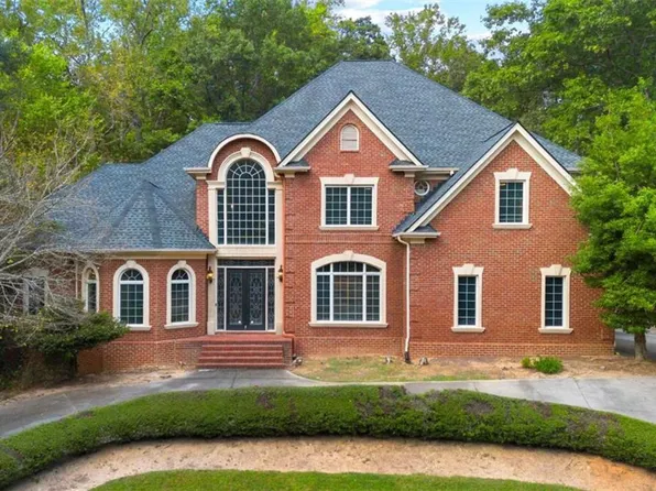 1670 Riverside Rd, Roswell, GA 30076