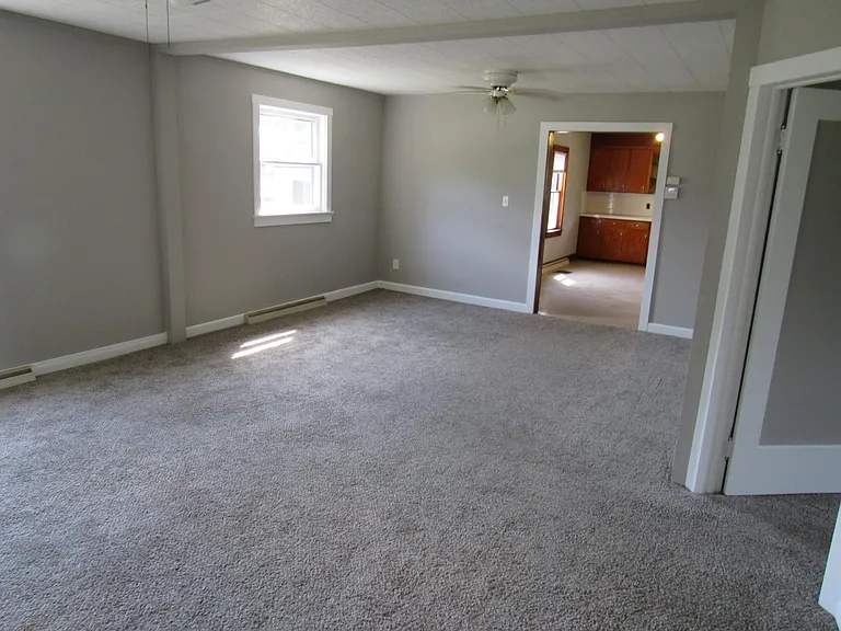 180 Columbine Ave — Photo 5