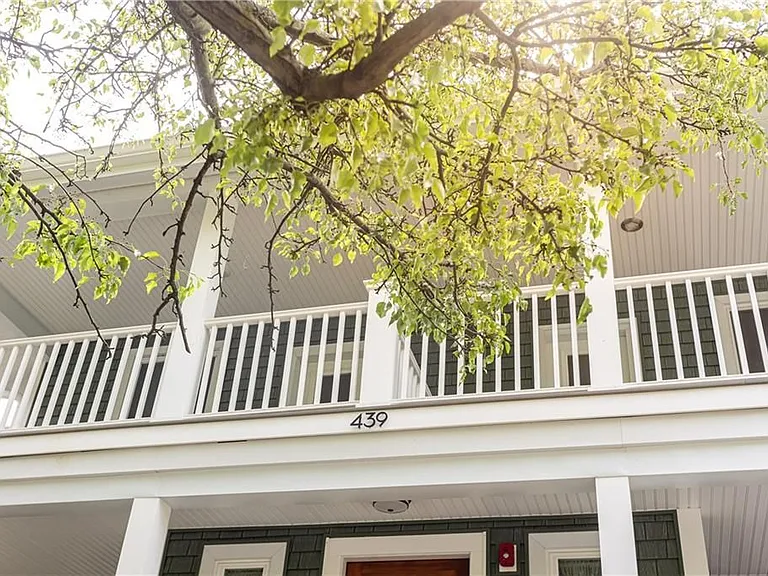 439 Broadway St #D — Photo 3