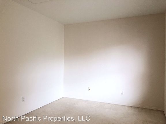 5th image of 2212 Newport Way NW