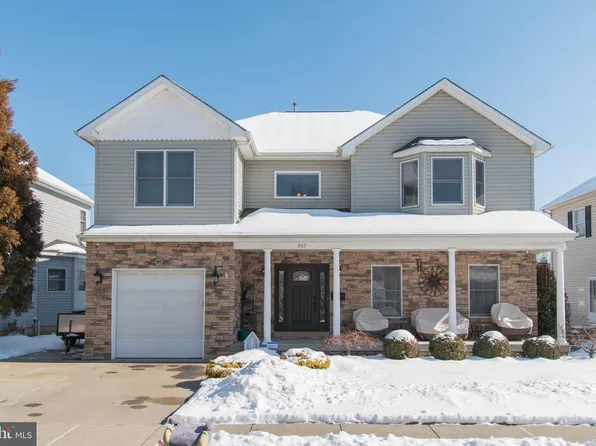 307 Diguiseppe Dr, Bristol, PA 19007