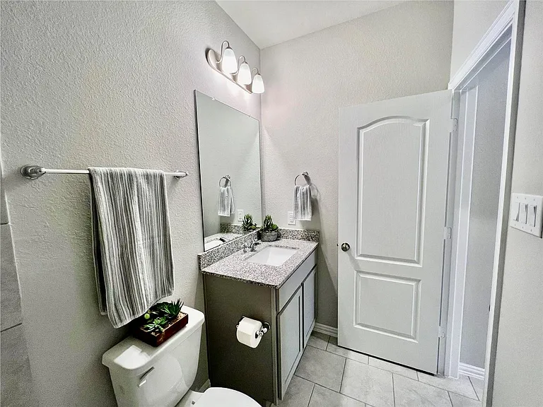 31418 Horseshoe Meadow Bnd — Photo 16
