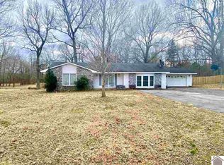 930 E 14th St, Benton, KY 42025