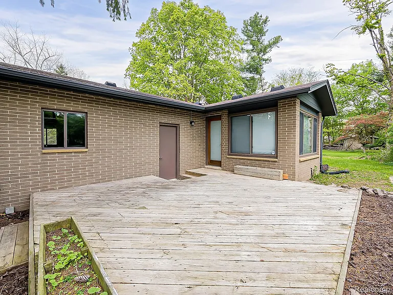 7580 Thornwood St — Photo 16