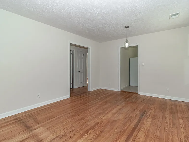 2709 Hazel St — Photo 7