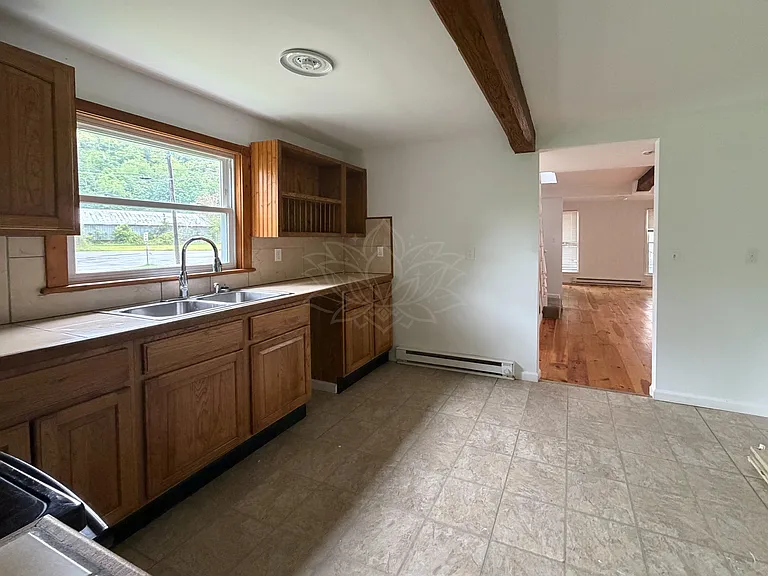 113 Spencer Ave — Photo 7