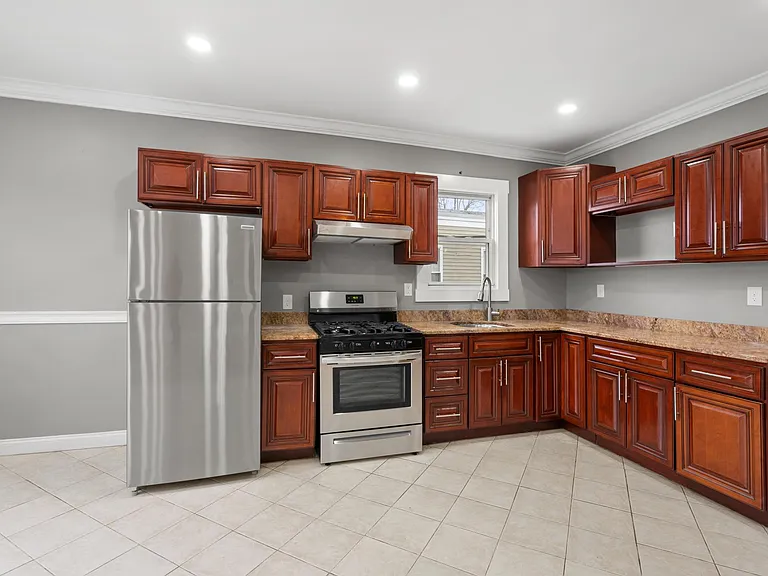 97 Welles Ave #3 — Photo 5