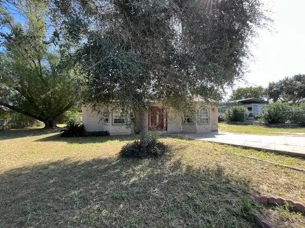 333 Mango Dr, Zapata, TX 78076