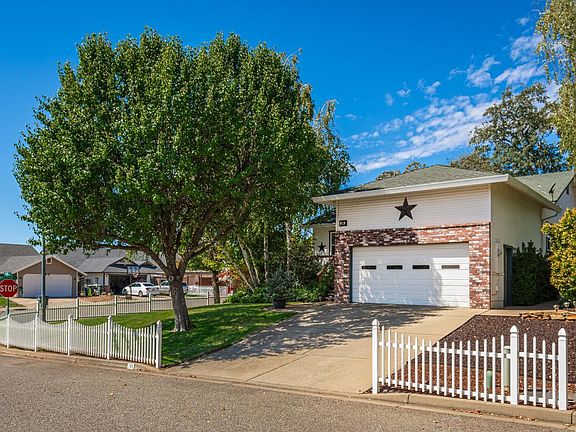 3rd image of 105 Errin Pl