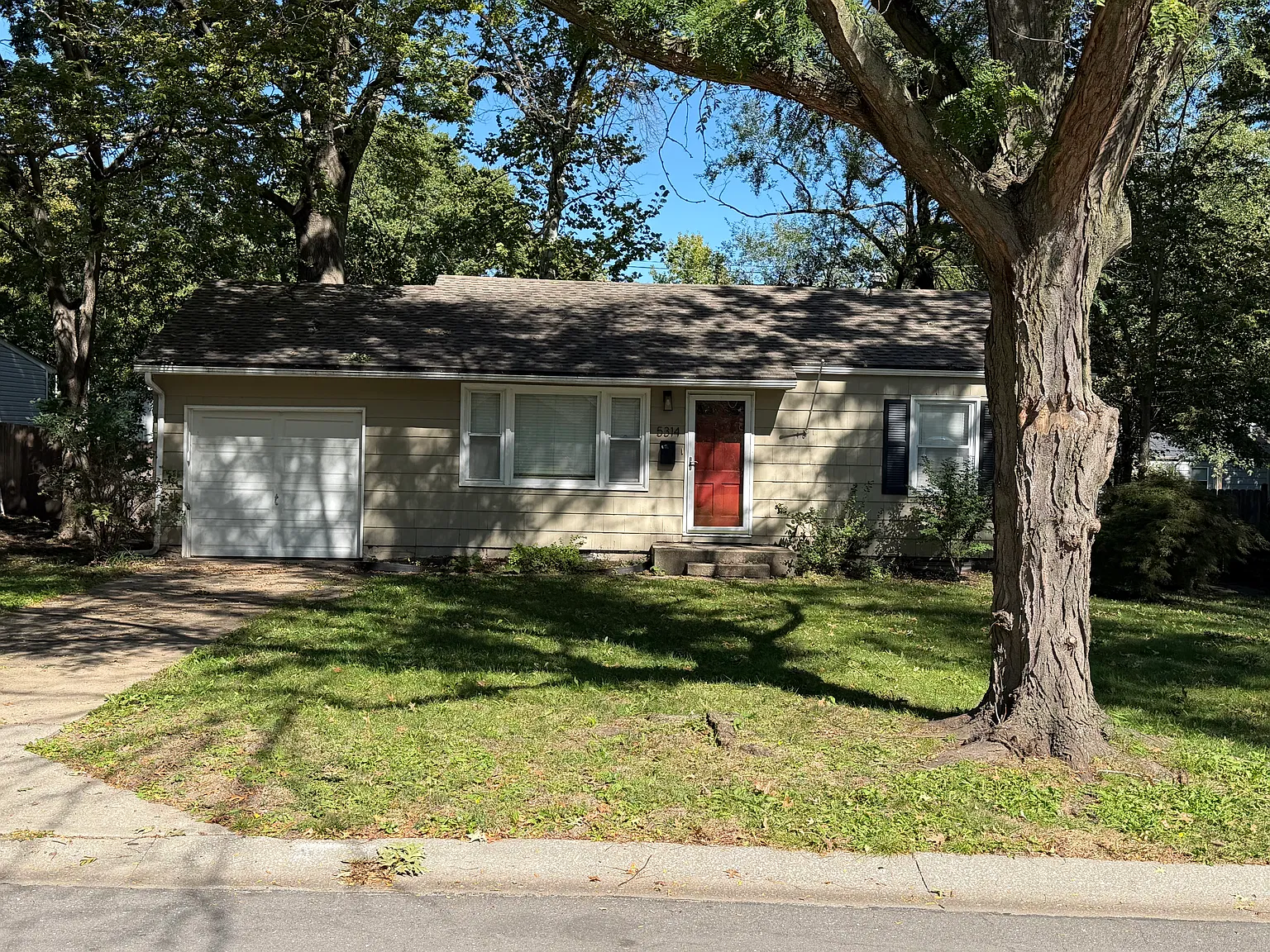 2 bed, 768 sqft, $2,200 — Photo 2