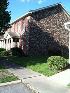 2nd image of 211 Sandlewood Dr