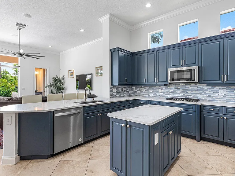 3381 Lago De Talavera — Photo 21