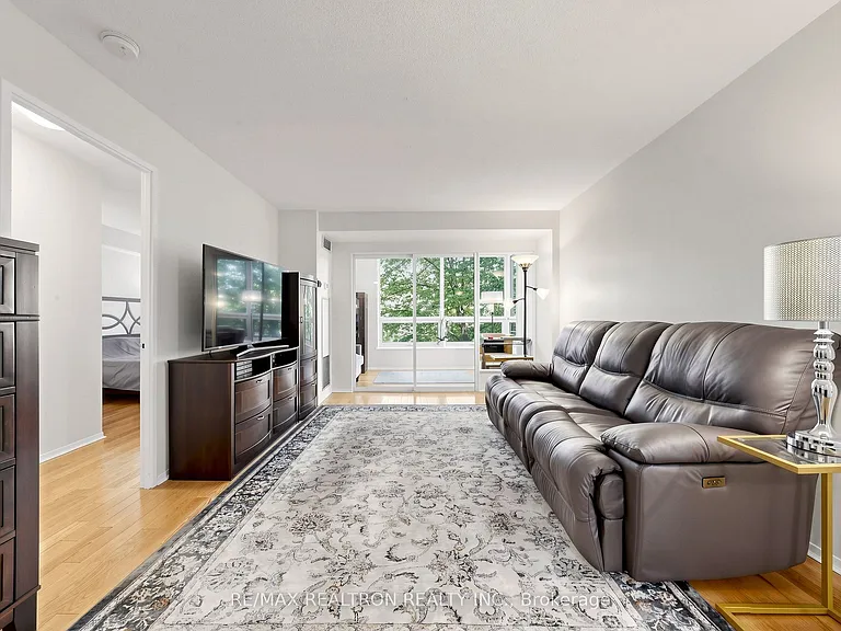 326 Major Mackenzie Dr E #307 — Photo 8