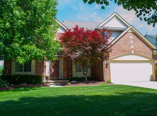 1026 Pheasant Run West Dr, Wixom, MI 48393