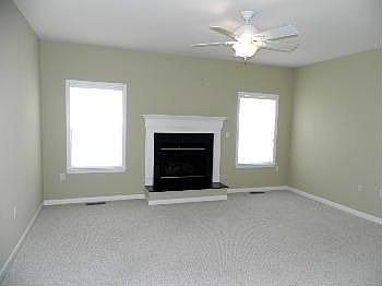 3rd image of 46 Niblick Ct